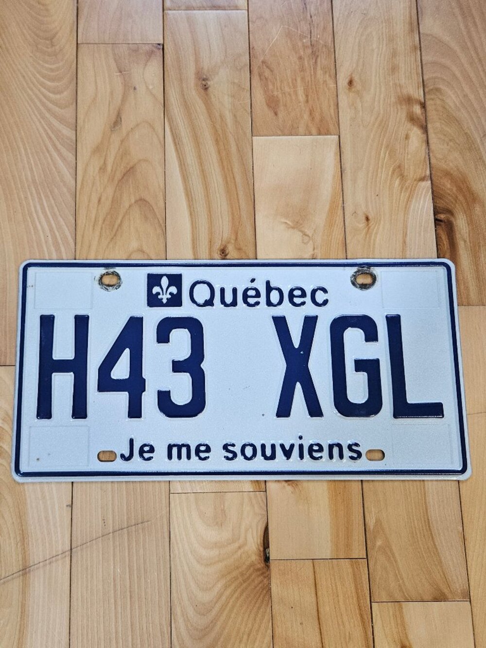 QUEBEC CANADA LICENSE PLATE